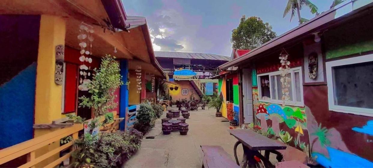 Backpackers Inn Gardenview Inn Эль-Нидо Экстерьер фото