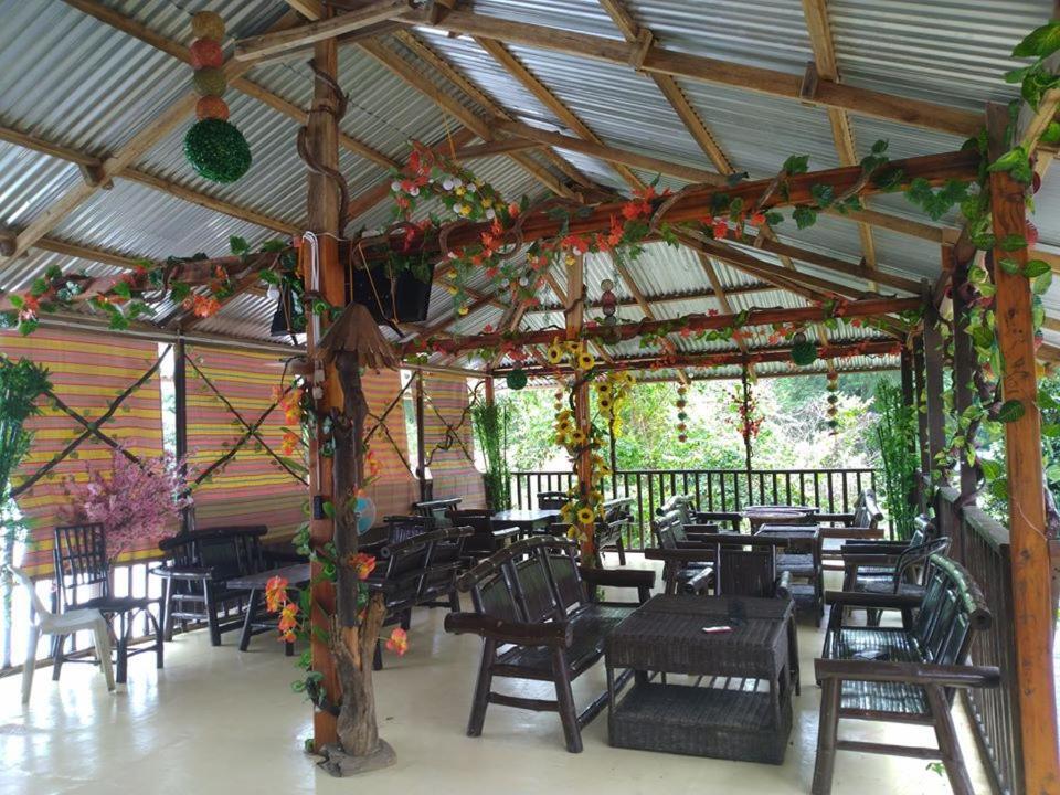 Backpackers Inn Gardenview Inn Эль-Нидо Экстерьер фото
